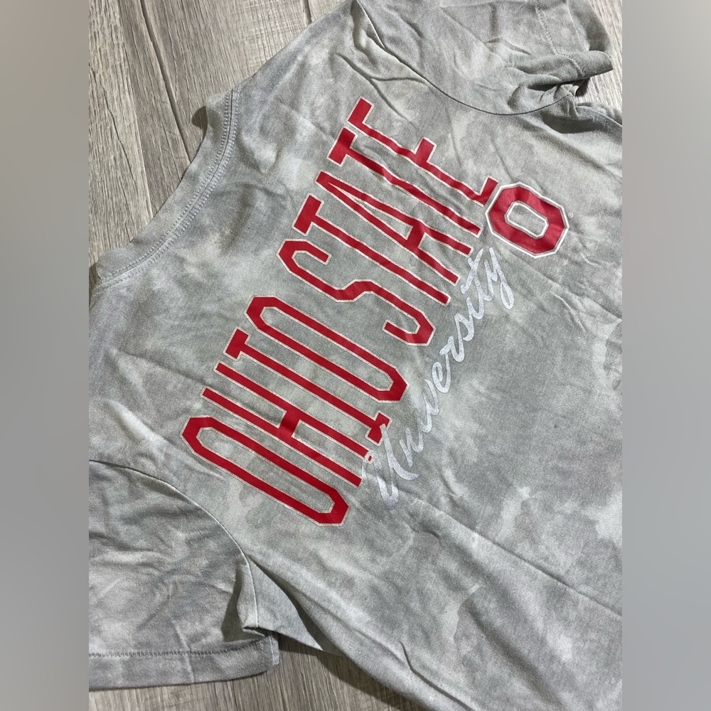 Ohio State University SS Logo T-Shirt—Medium